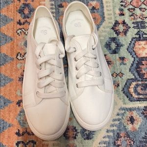 White platform sneakers